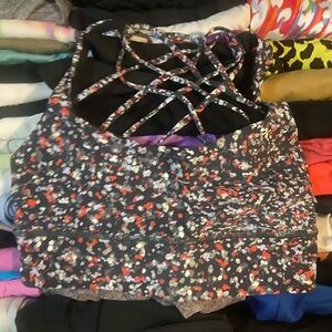 Lululemon sports bra